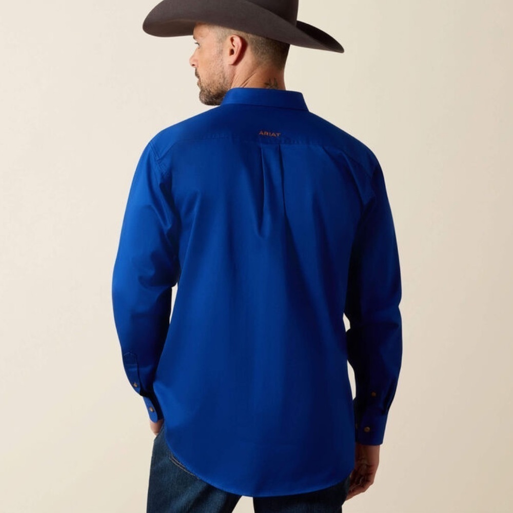 Ariat Men's Ultramarine Blue Solid Twill Button-Up Classic Fit Shirt Size Small - Picture 2 of 10